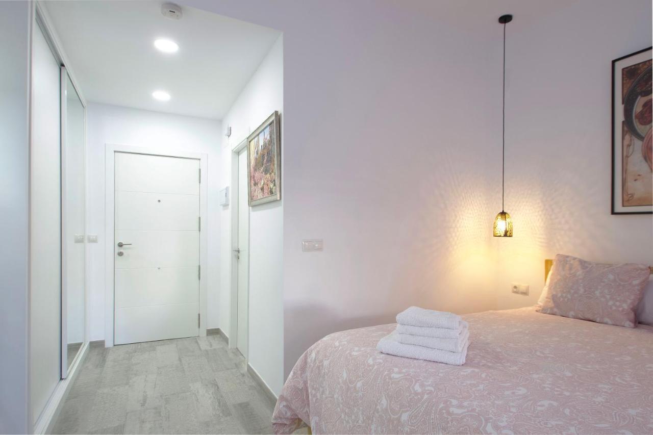 Spacious Studio In The Heart Of La Nogalera Torremolinos Eksteriør billede